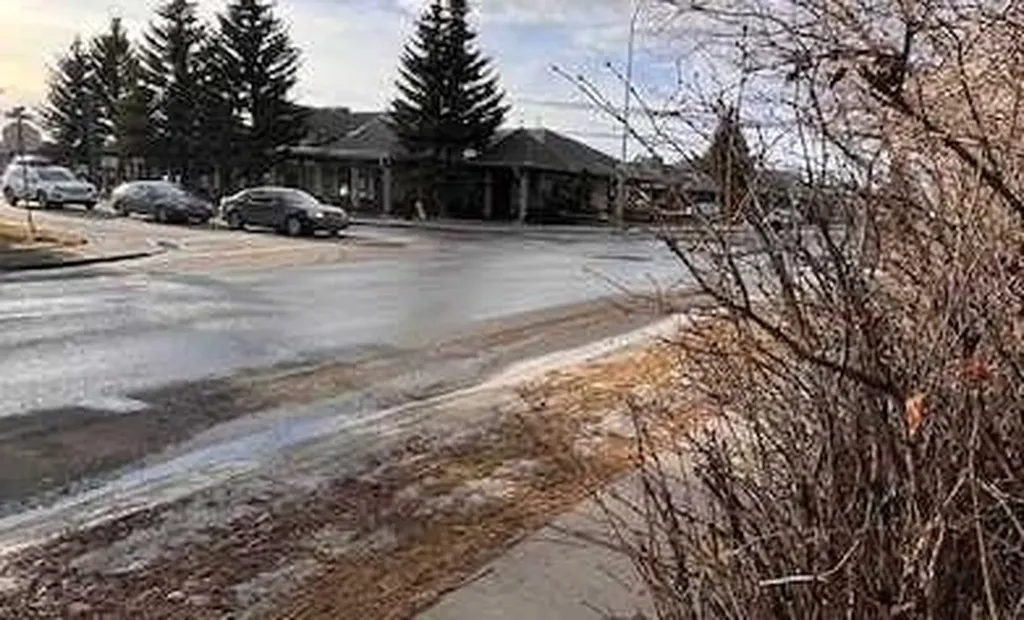 220 First Street E Cochrane AB T4C1Z3