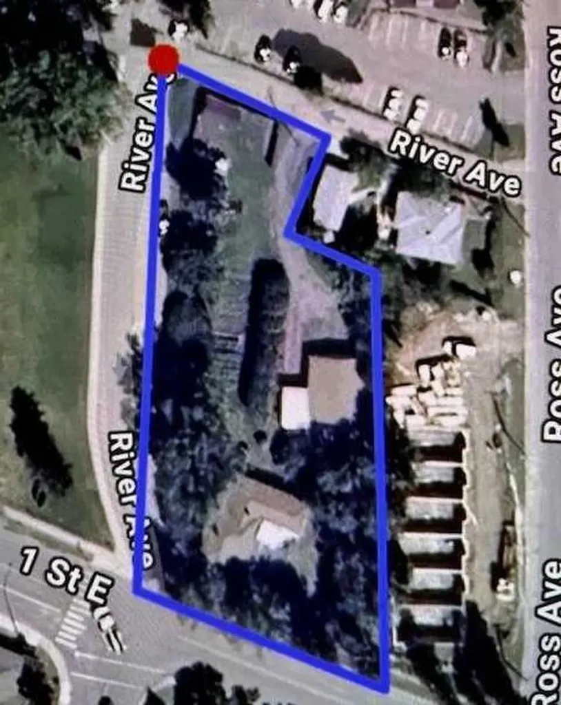 220 First Street E Cochrane AB T4C1Z3