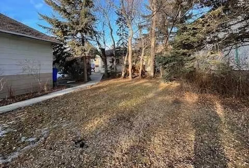 220 First Street E Cochrane AB T4C1Z3