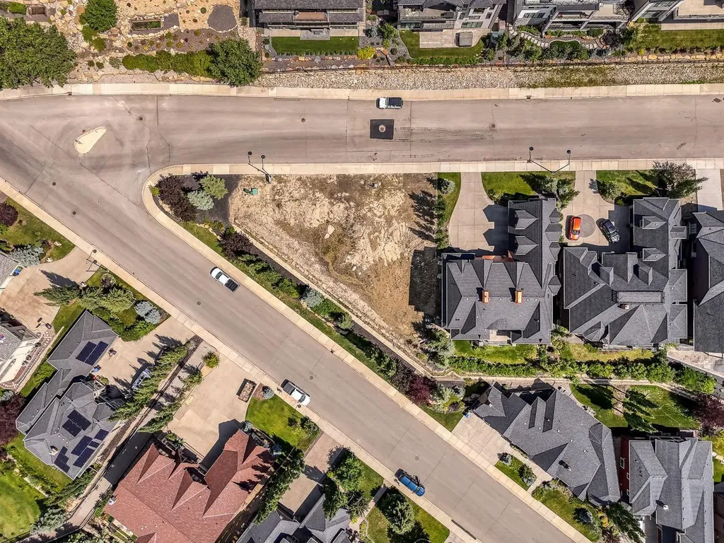 7695 Elkton Drive SW Calgary AB T3H 3X3