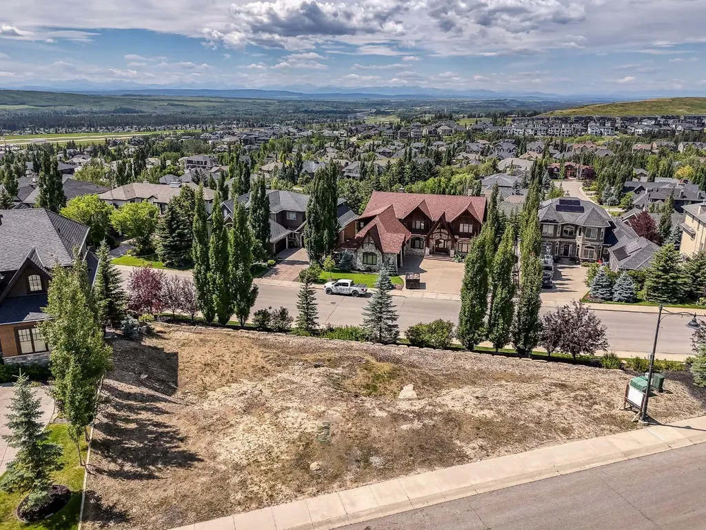 7695 Elkton Drive SW Calgary AB T3H 3X3