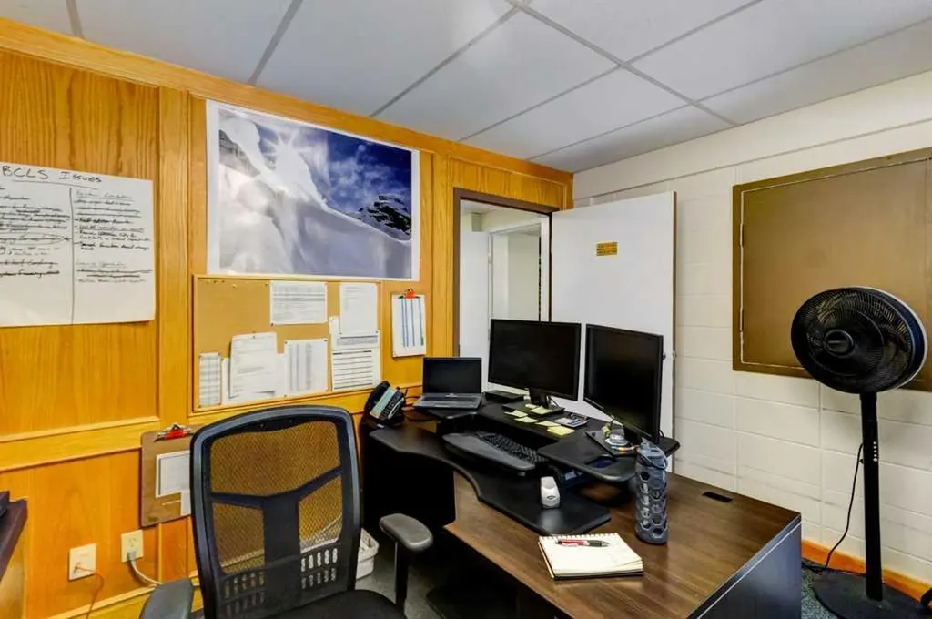 107,108 Jay Street Banff AB T1L 1J7