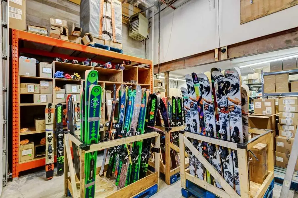 107,108 Jay Street Banff AB T1L 1J7