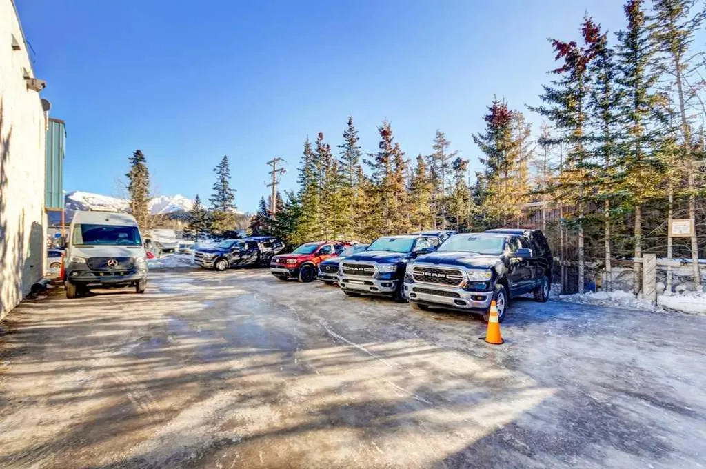 107,108 Jay Street Banff AB T1L 1J7