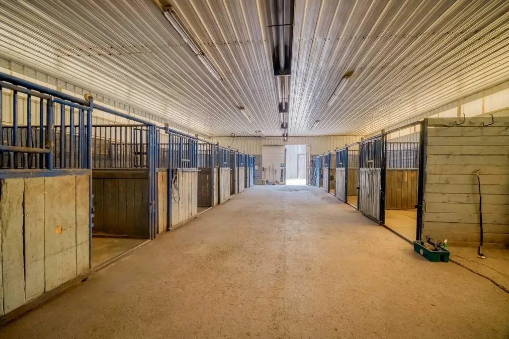 354142 48 Street E Rural Foothills County AB T1S0R3