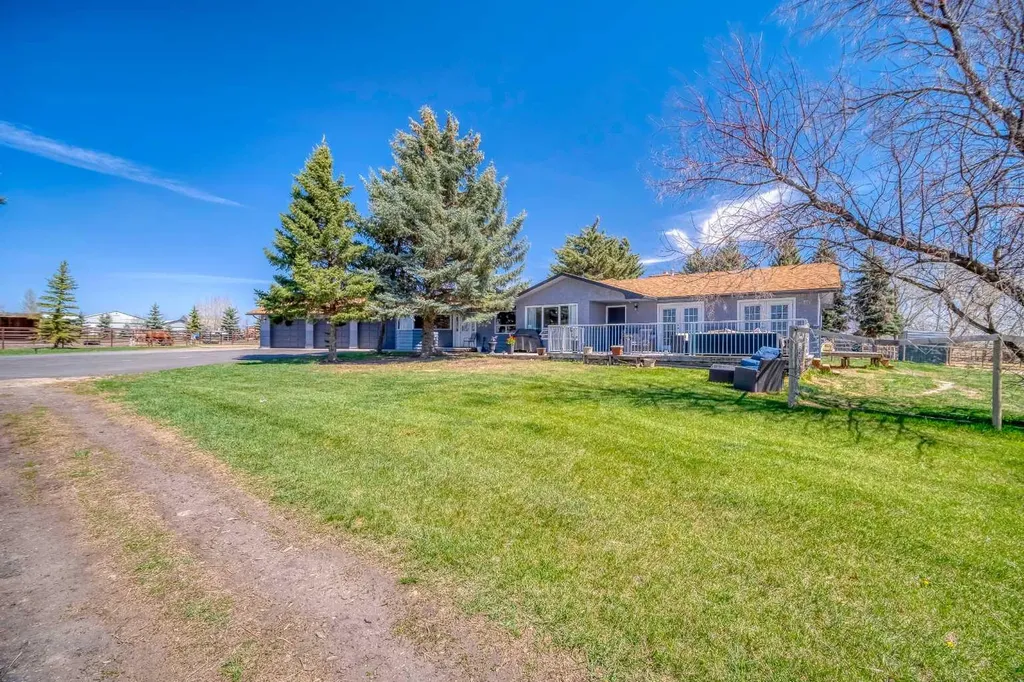 354142 48 Street E Rural Foothills County AB T1S0R3