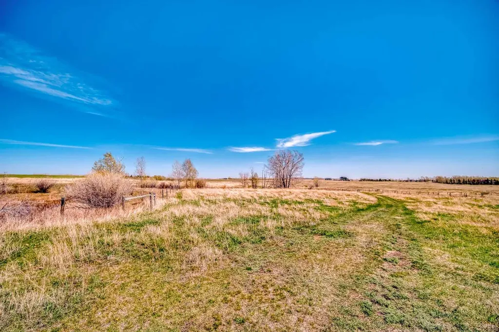 354142 48 Street E Rural Foothills County AB T1S0R3