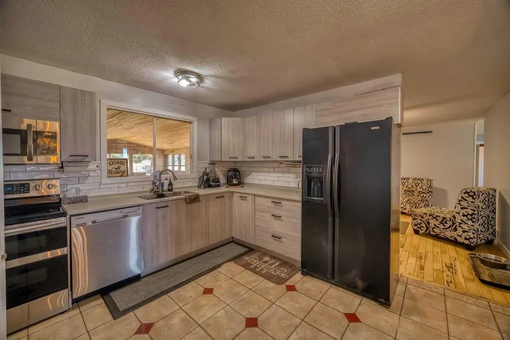 354142 48 Street E Rural Foothills County AB T1S0R3