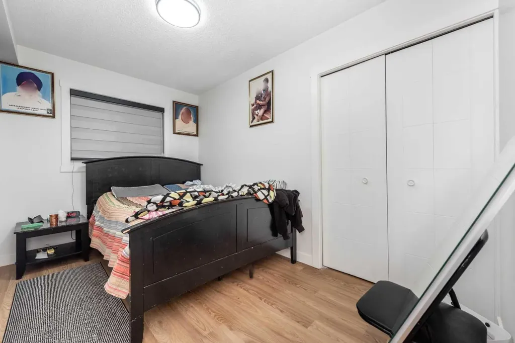 133 Woodbrook Road SW Calgary AB T2W6C6
