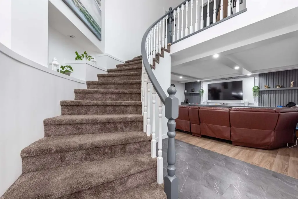 133 Woodbrook Road SW Calgary AB T2W6C6