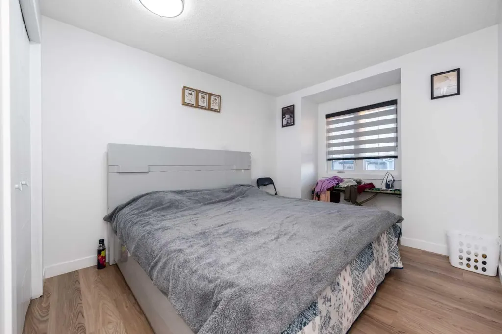 133 Woodbrook Road SW Calgary AB T2W6C6