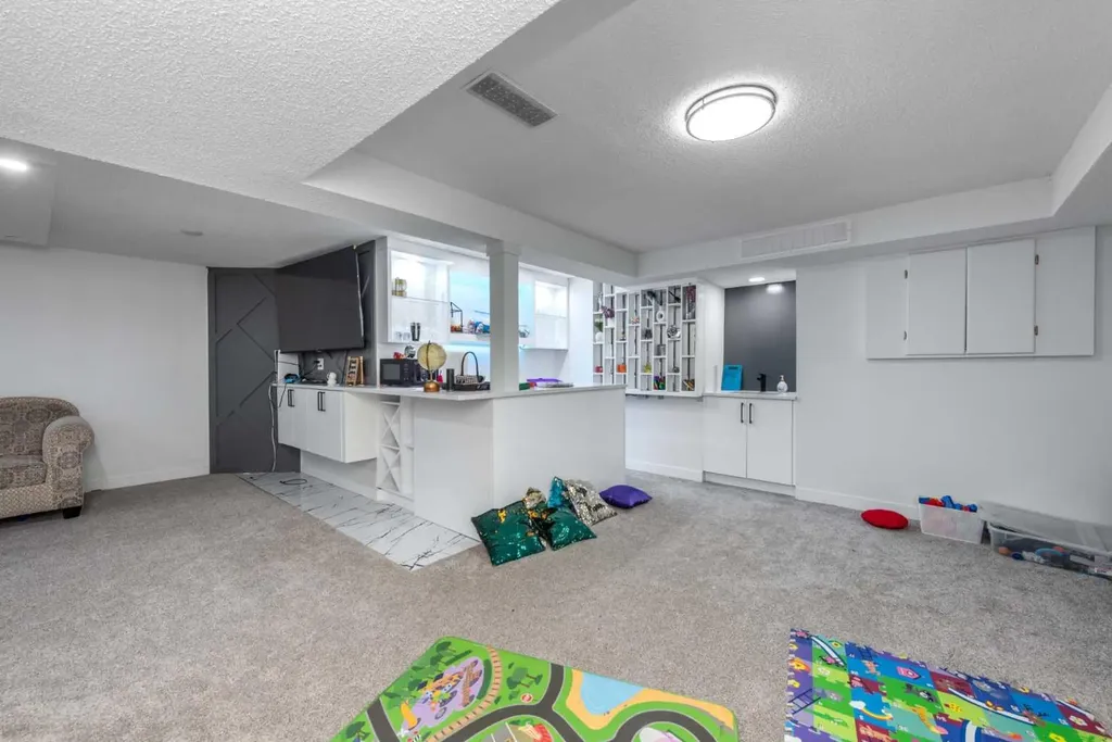 133 Woodbrook Road SW Calgary AB T2W6C6