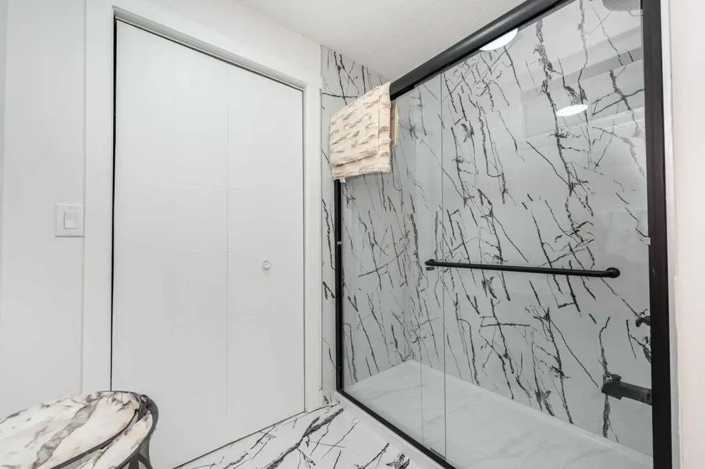133 Woodbrook Road SW Calgary AB T2W6C6
