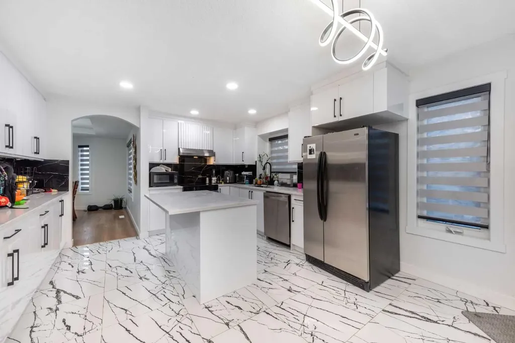 133 Woodbrook Road SW Calgary AB T2W6C6