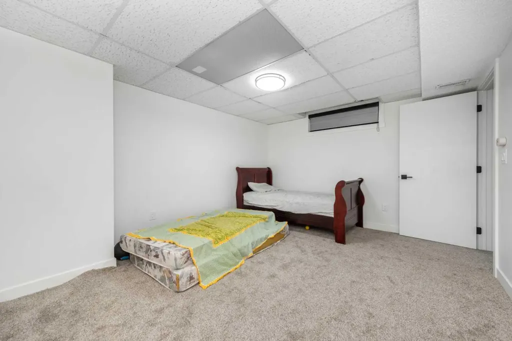 133 Woodbrook Road SW Calgary AB T2W6C6