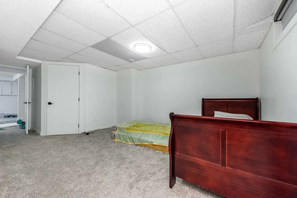 133 Woodbrook Road SW Calgary AB T2W6C6