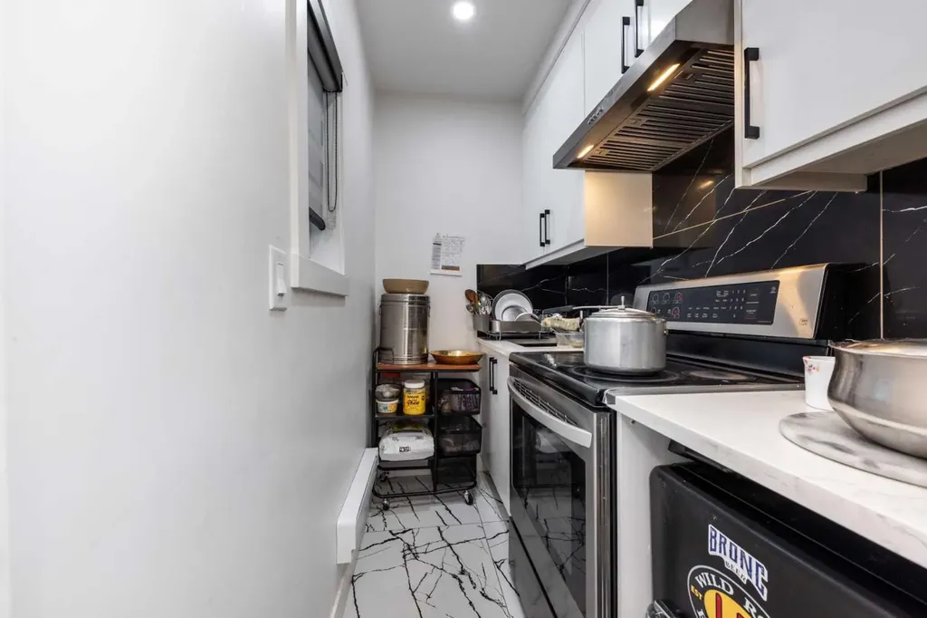 133 Woodbrook Road SW Calgary AB T2W6C6