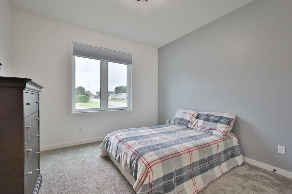 246 4a Street Stirling AB T0K 2E0
