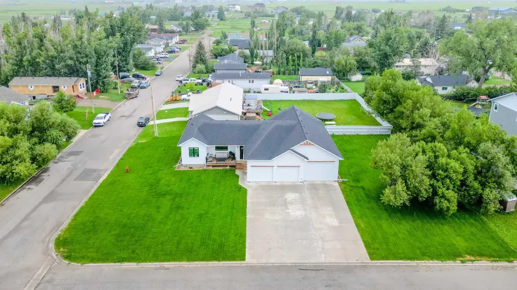 246 4a Street Stirling AB T0K 2E0