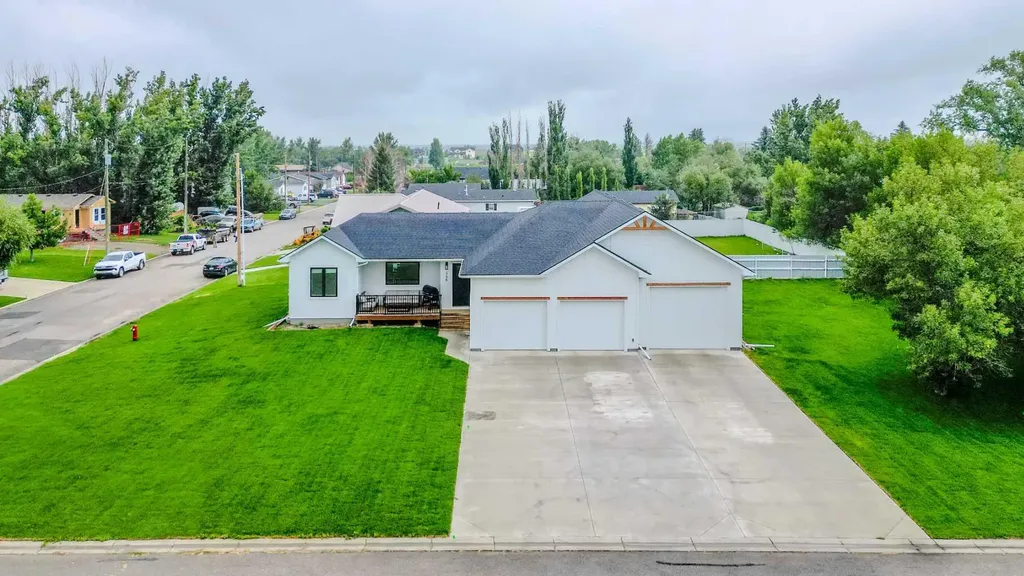 246 4a Street Stirling AB T0K 2E0