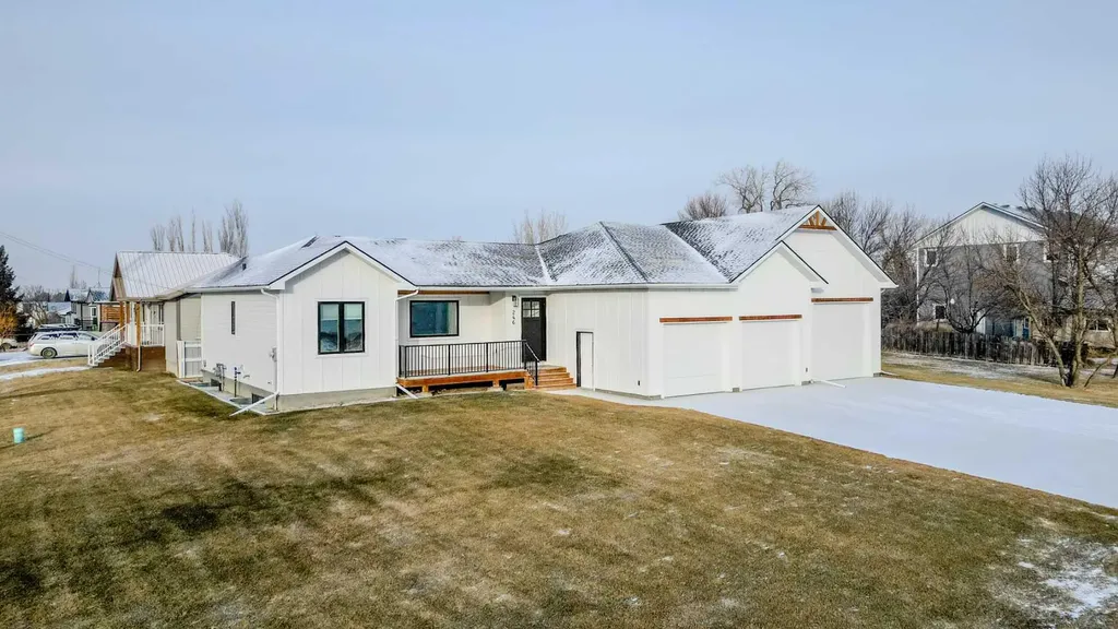 246 4a Street Stirling AB T0K 2E0