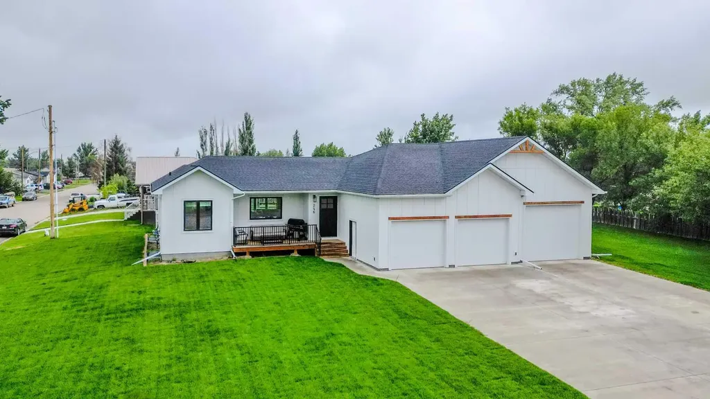 246 4a Street Stirling AB T0K 2E0