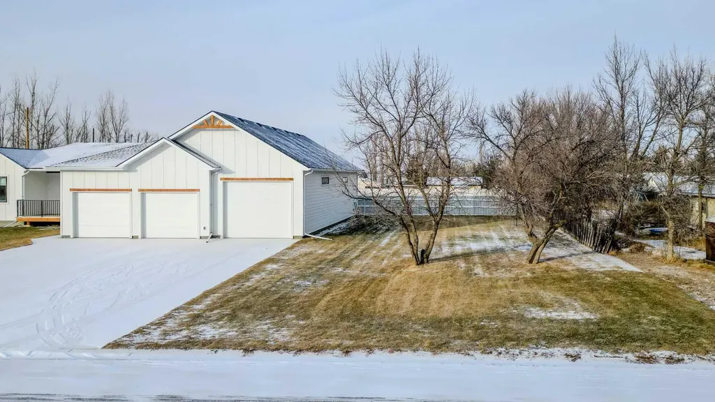 246 4a Street Stirling AB T0K 2E0