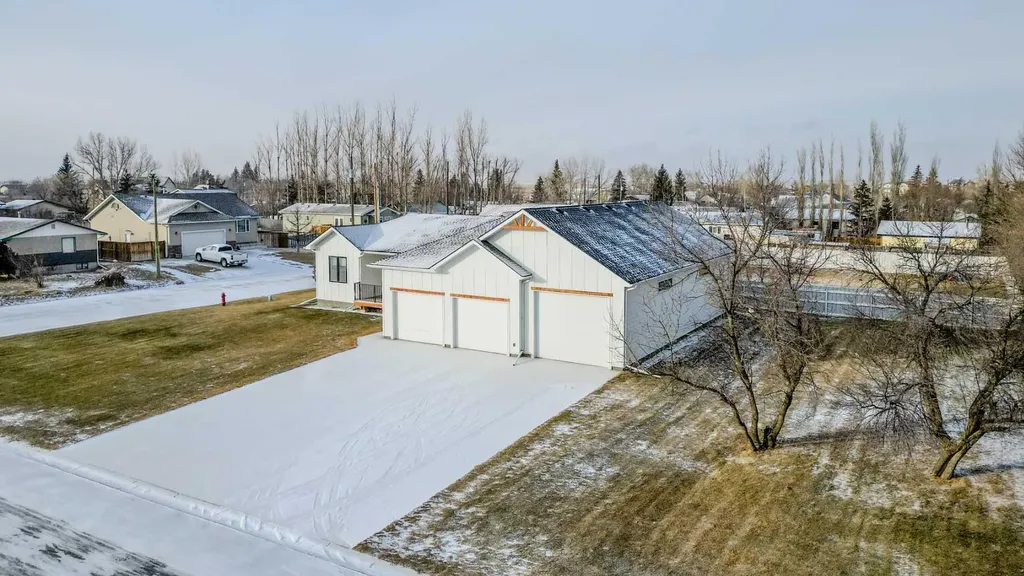 246 4a Street Stirling AB T0K 2E0