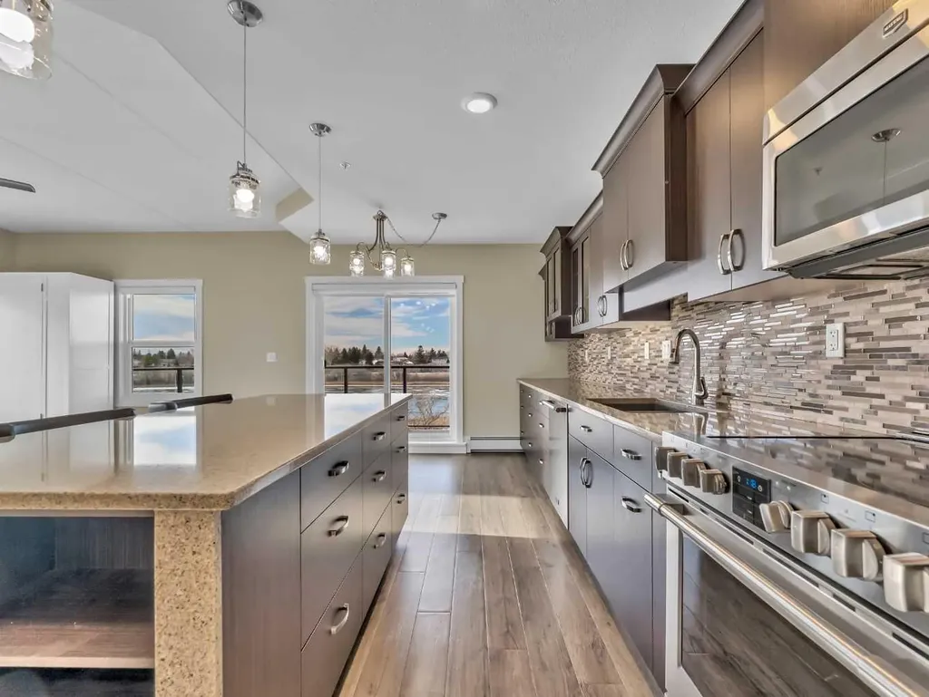 499 Meadow Lake Court E Brooks AB T1R0Y7