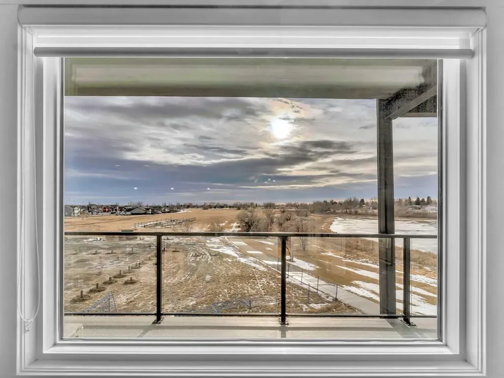 499 Meadow Lake Court E Brooks AB T1R0Y7