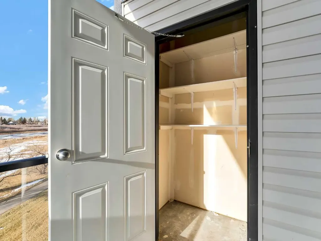 499 Meadow Lake Court E Brooks AB T1R0Y7