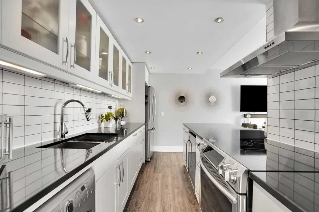 1111 15 Avenue SW Calgary AB t2r0s8