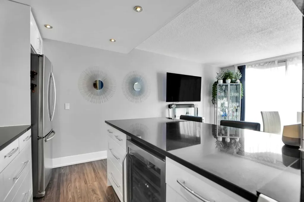 1111 15 Avenue SW Calgary AB t2r0s8