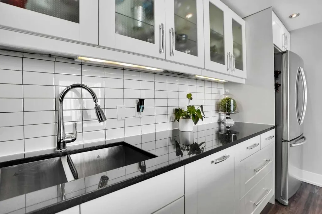 1111 15 Avenue SW Calgary AB t2r0s8