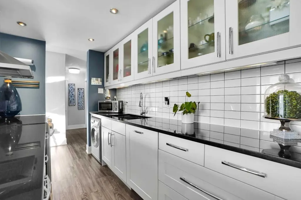 1111 15 Avenue SW Calgary AB t2r0s8