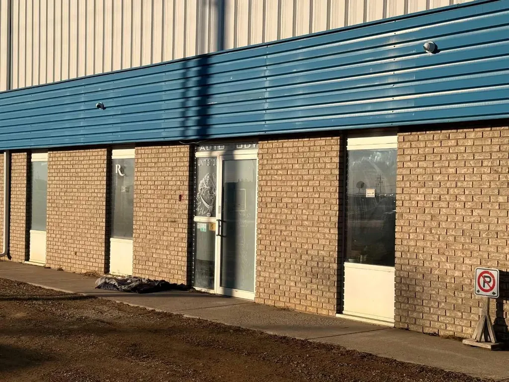701 Mccool Street Crossfield AB T0M 0S0