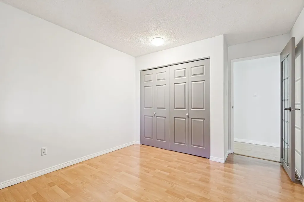 537 14 Avenue SW Calgary AB T2R 0M7