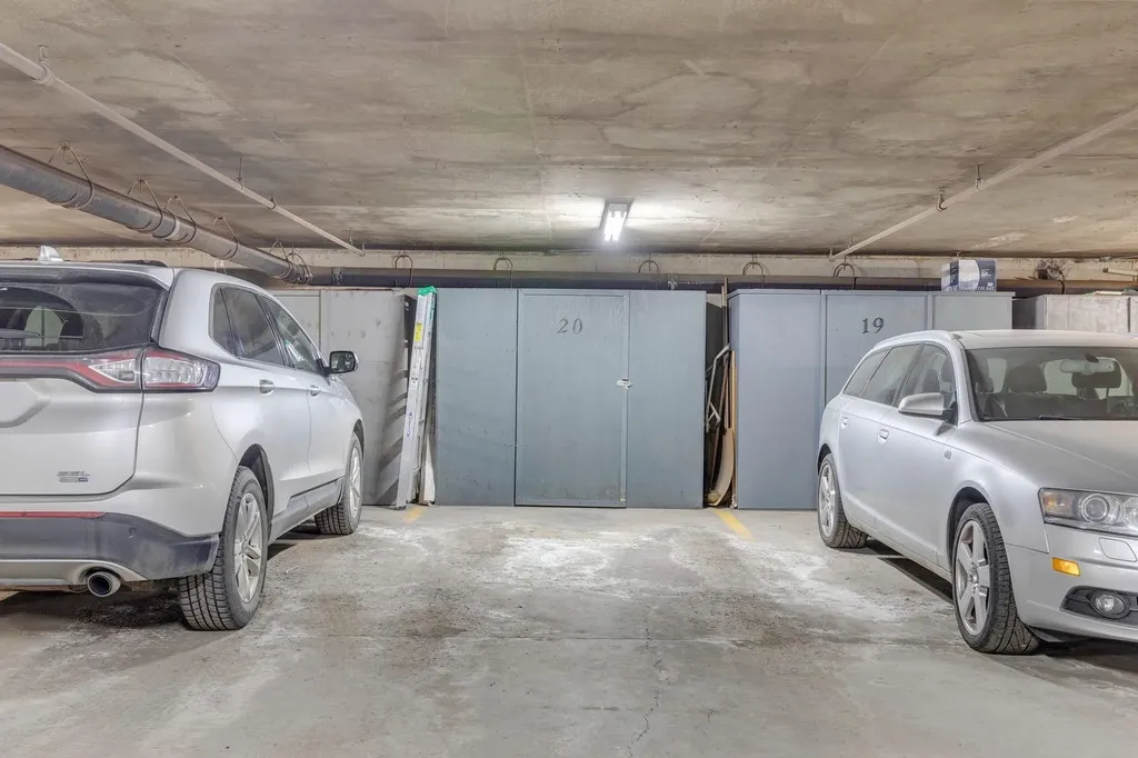 537 14 Avenue SW Calgary AB T2R 0M7