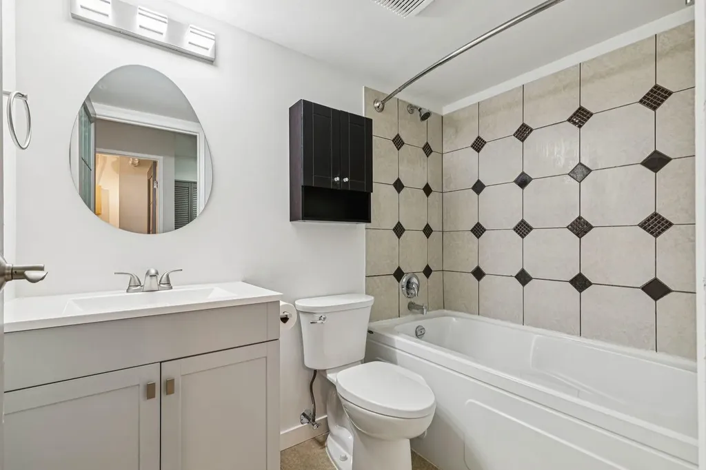 537 14 Avenue SW Calgary AB T2R 0M7