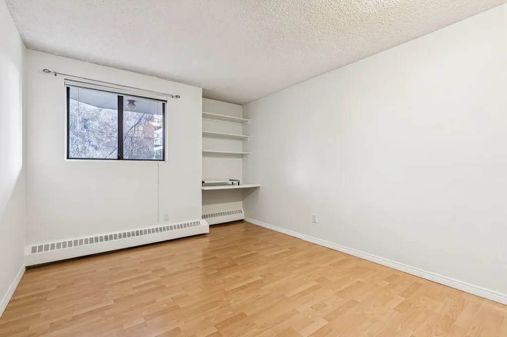 537 14 Avenue SW Calgary AB T2R 0M7