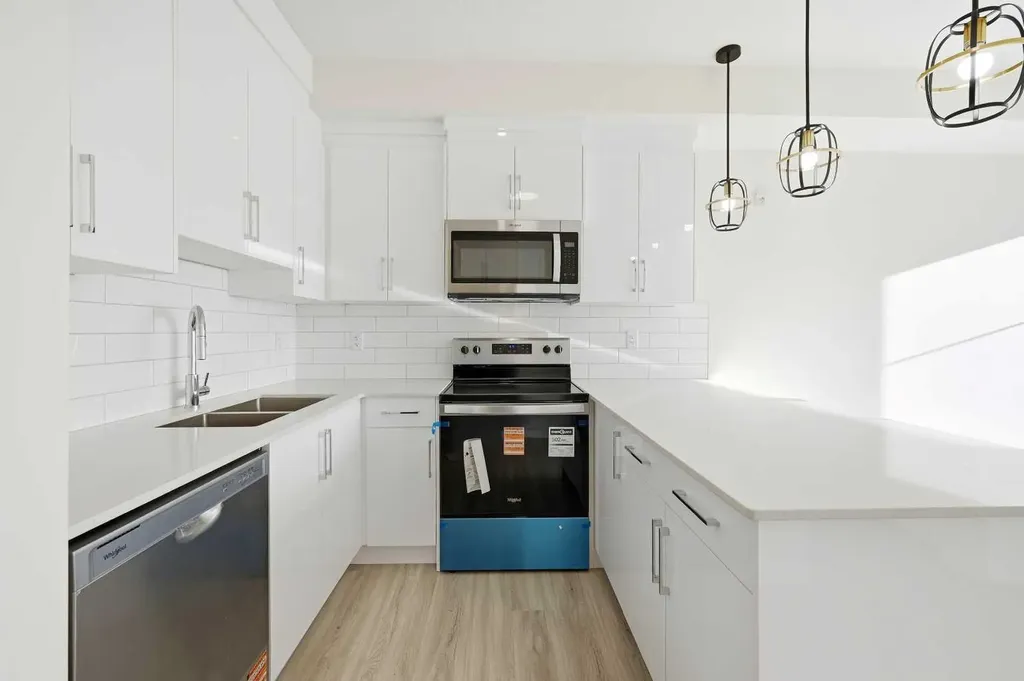15 Skyview Point Crescent NE Calgary AB T3N 2T1