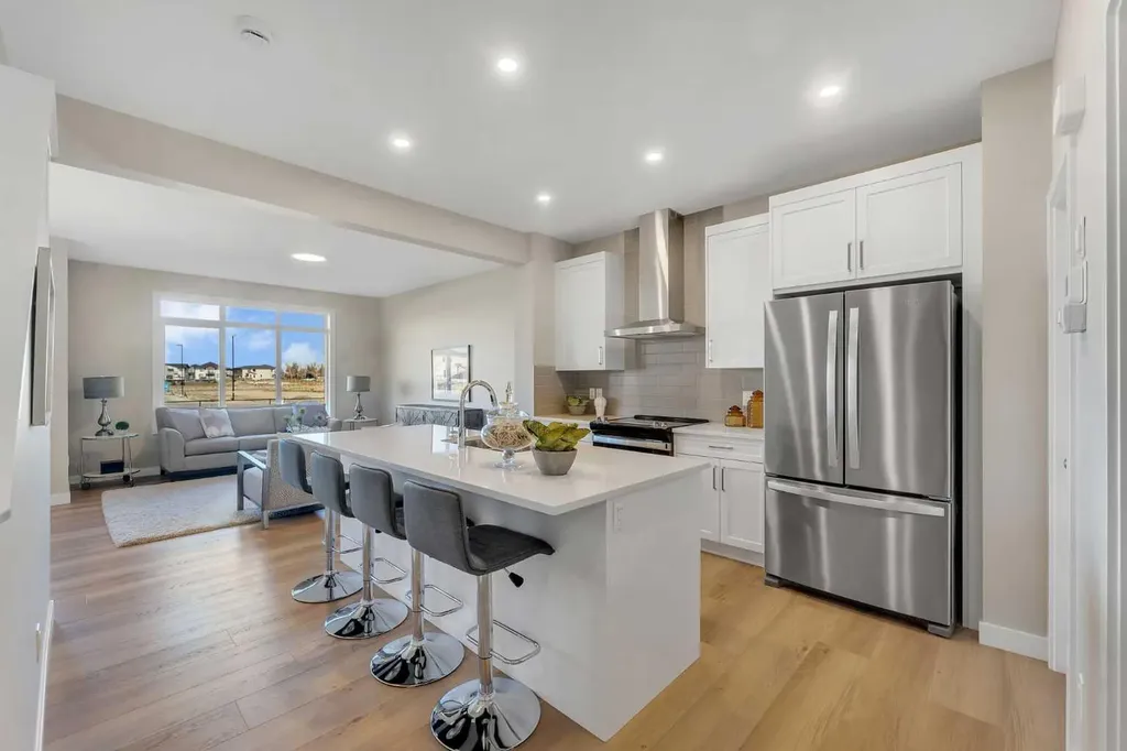 212 Edgefield Bay Strathmore AB T1P 2K4