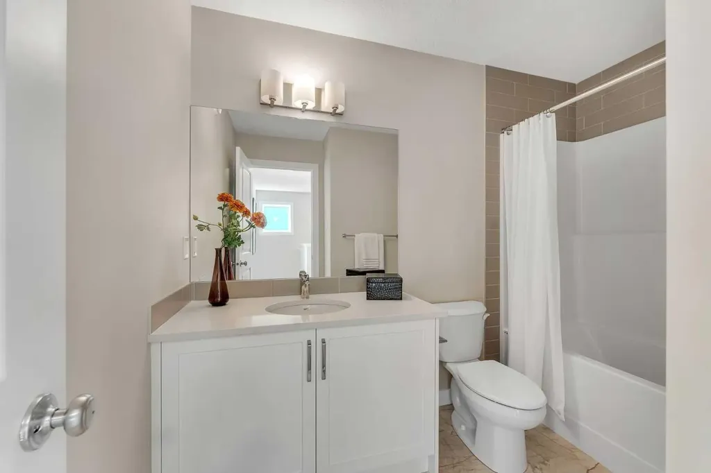 212 Edgefield Bay Strathmore AB T1P 2K4