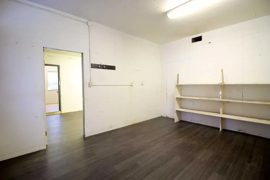 5116 53 Avenue Viking AB T0B 4N0