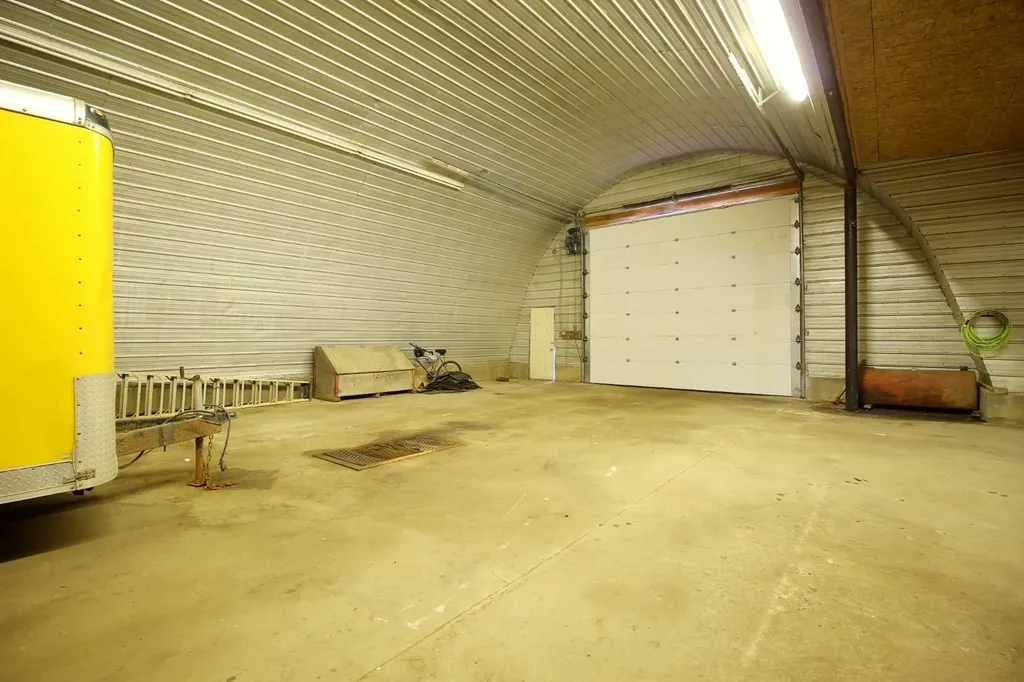 5116 53 Avenue Viking AB T0B 4N0