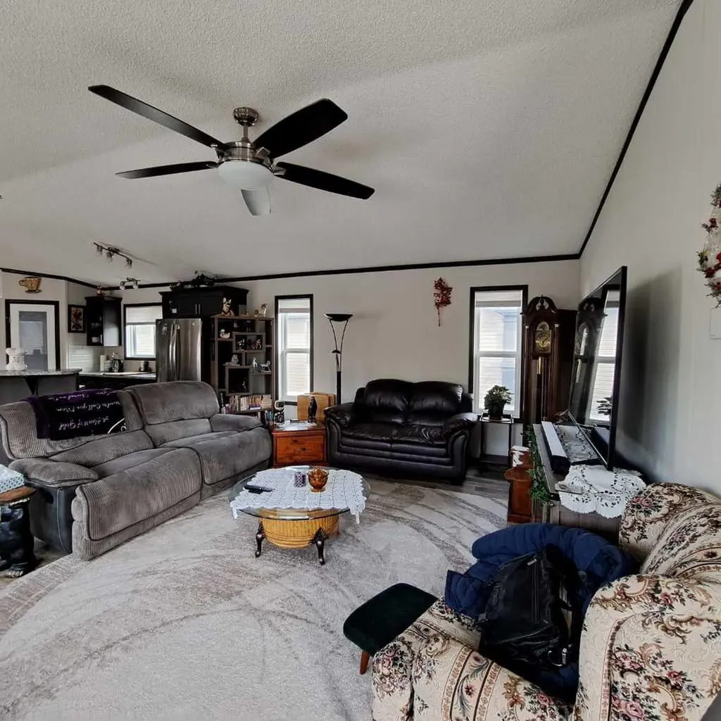 212 Engineer Avenue Coaldale AB T1M 0A9