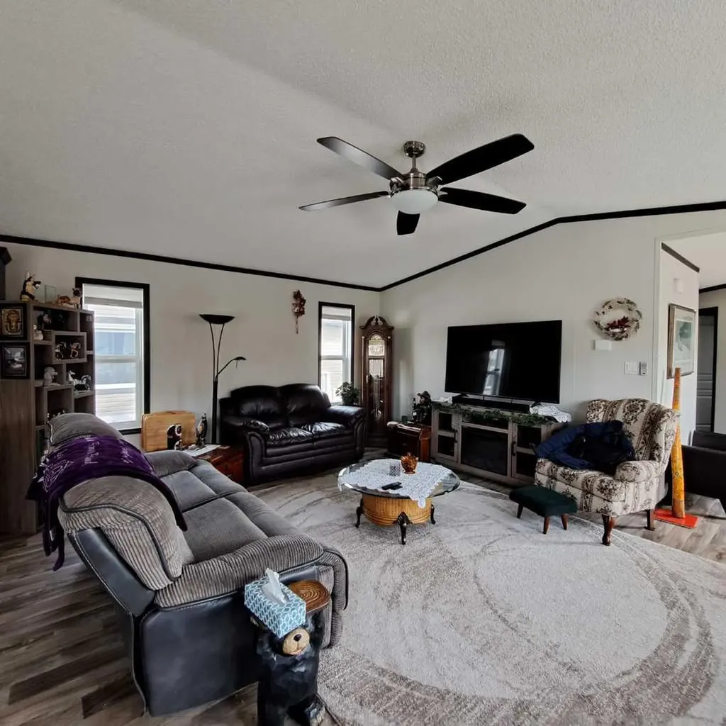 212 Engineer Avenue Coaldale AB T1M 0A9