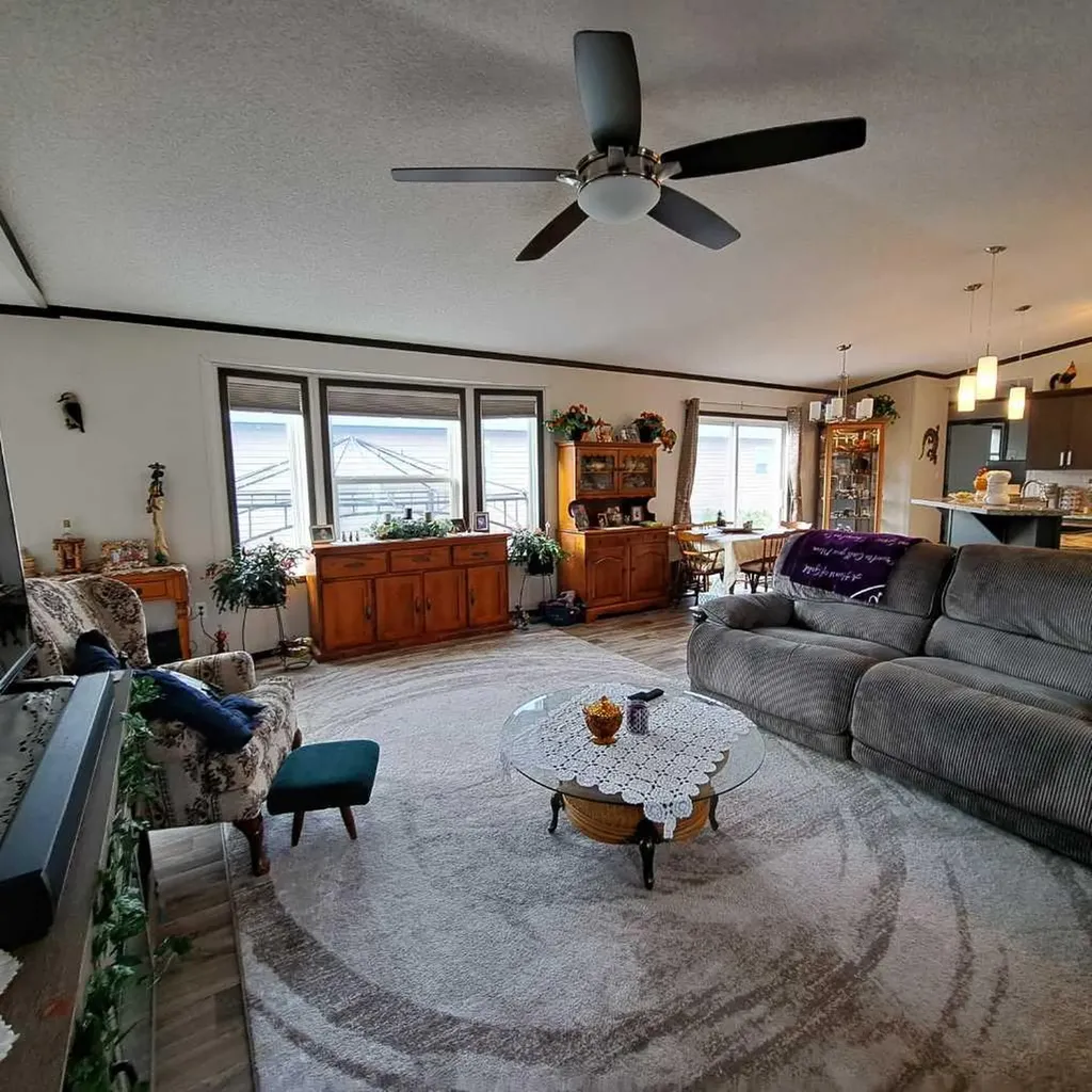 212 Engineer Avenue Coaldale AB T1M 0A9