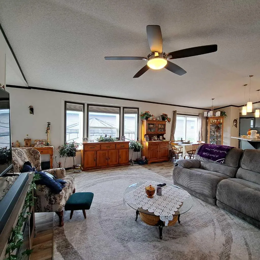 212 Engineer Avenue Coaldale AB T1M 0A9