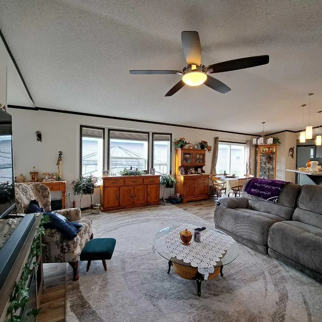212 Engineer Avenue Coaldale AB T1M 0A9